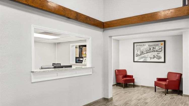Super 8 Harrison Lobby