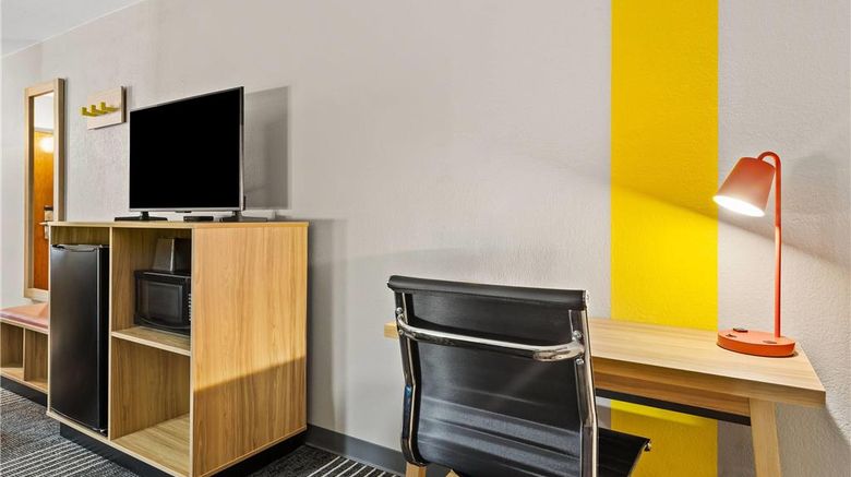 <b>Super 8 Harrison Room</b>. Images powered by <a href="https://iceportal.shijigroup.com/" title="IcePortal" target="_blank">IcePortal</a>.