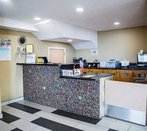 Super 8 Holbrook Lobby