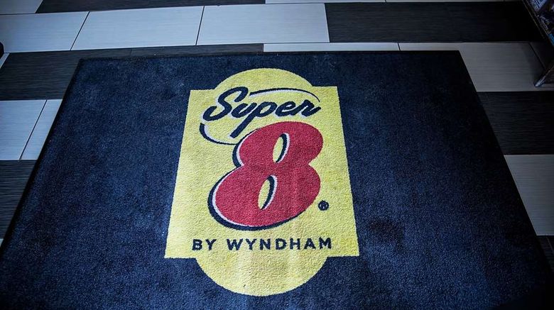 <b>Super 8 Holbrook Lobby</b>. Images powered by <a href="https://iceportal.shijigroup.com/" title="IcePortal" target="_blank">IcePortal</a>.