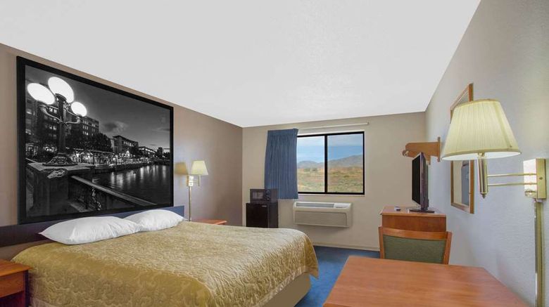 <b>Super 8 Winnemucca Room</b>. Images powered by <a href="https://iceportal.shijigroup.com/" title="IcePortal" target="_blank">IcePortal</a>.