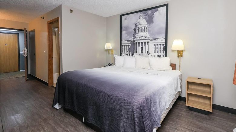 <b>Super 8 Smithville Lake Room</b>. Images powered by <a href="https://iceportal.shijigroup.com/" title="IcePortal" target="_blank">IcePortal</a>.