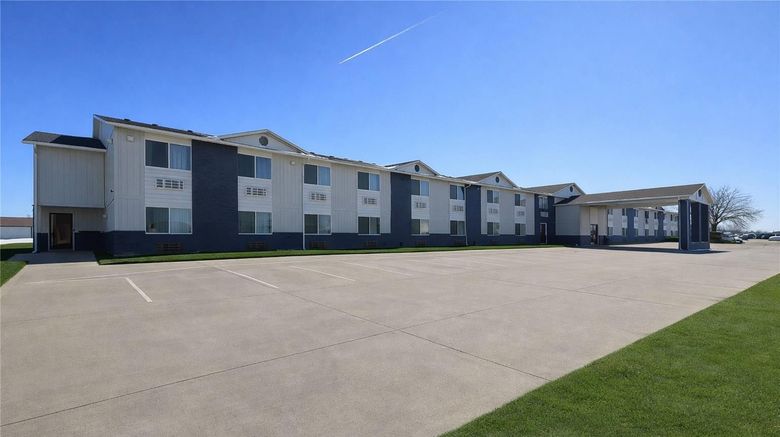 Super 8 Smithville Lake Exterior. Images powered by <a href="https://iceportal.shijigroup.com" target="_blank" rel="noopener">Ice Portal</a>.