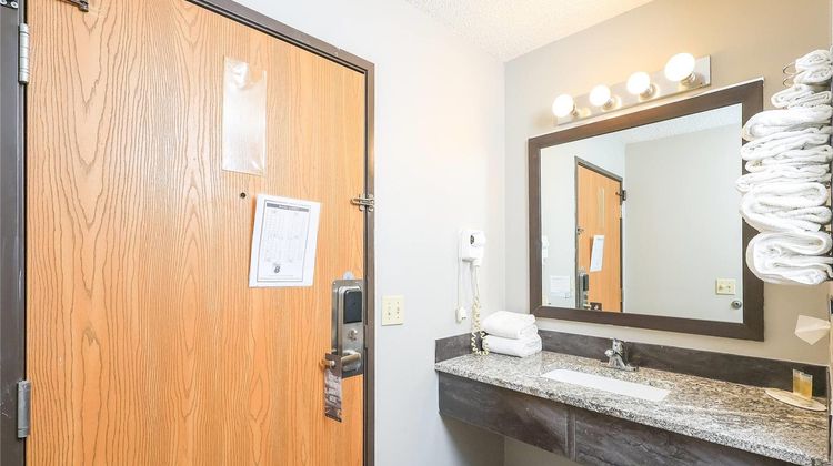 Super 8 Smithville Lake Room