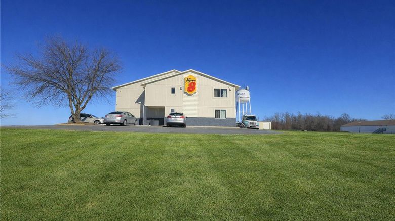 <b>Super 8 Smithville Lake Exterior</b>. Images powered by <a href="https://iceportal.shijigroup.com/" title="IcePortal" target="_blank">IcePortal</a>.