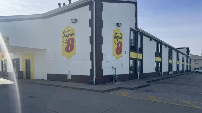 <b>Super 8 Lincoln Exterior</b>. Images powered by <a href="https://iceportal.shijigroup.com/" title="IcePortal" target="_blank">IcePortal</a>.