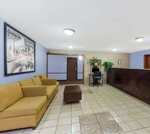 Super 8 Jonesboro Lobby