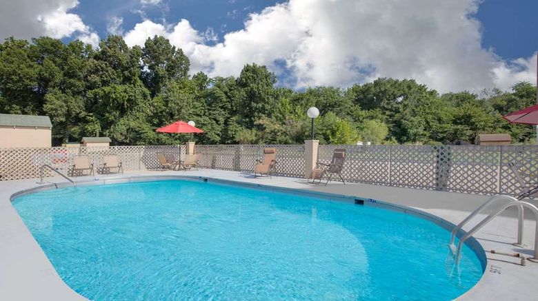 <b>Super 8 Clarksville Pool</b>. Images powered by <a href="https://iceportal.shijigroup.com/" title="IcePortal" target="_blank">IcePortal</a>.