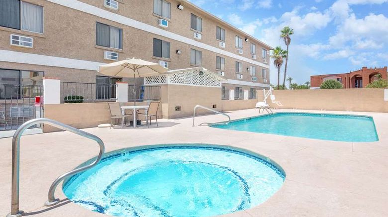 <b>Super 8 Lake Havasu City Pool</b>. Images powered by <a href="https://iceportal.shijigroup.com/" title="IcePortal" target="_blank">IcePortal</a>.