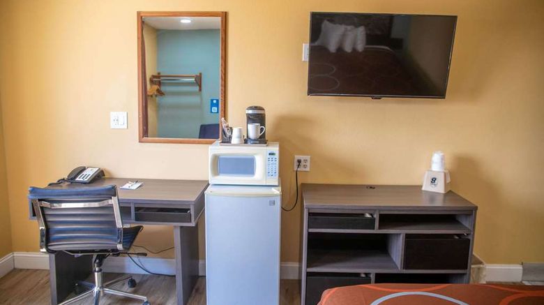 <b>Super 8 Mountain Home Room</b>. Images powered by <a href="https://iceportal.shijigroup.com/" title="IcePortal" target="_blank">IcePortal</a>.