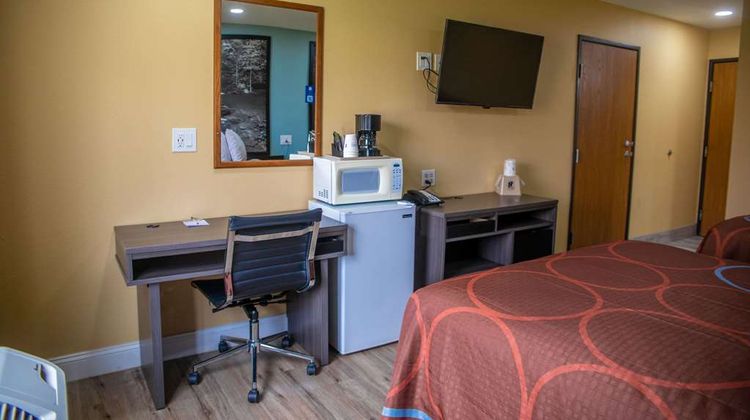 Super 8 Mountain Home Room