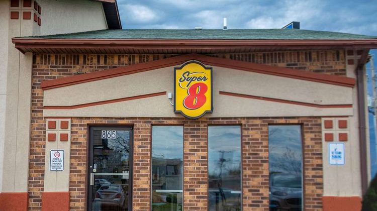 Super 8 Mountain Home Exterior