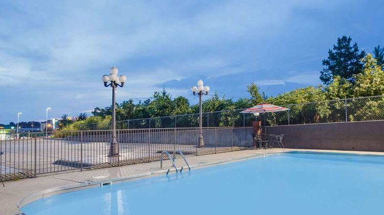 Super 8 Morrilton Pool