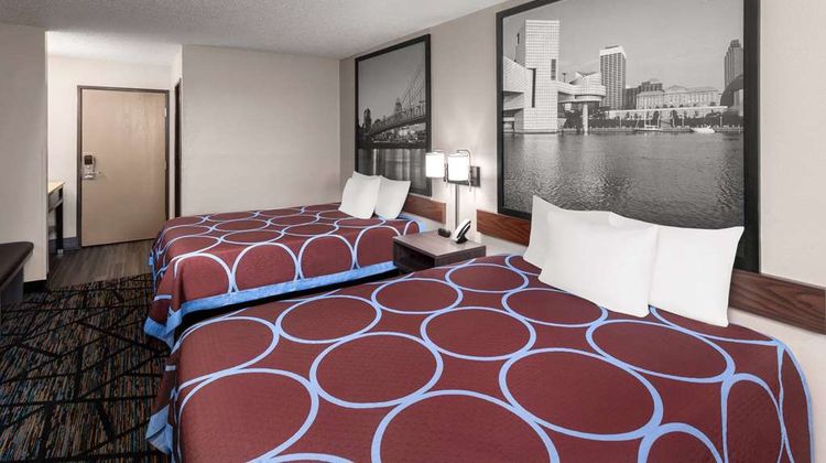 Super 8 MT. Vernon Room