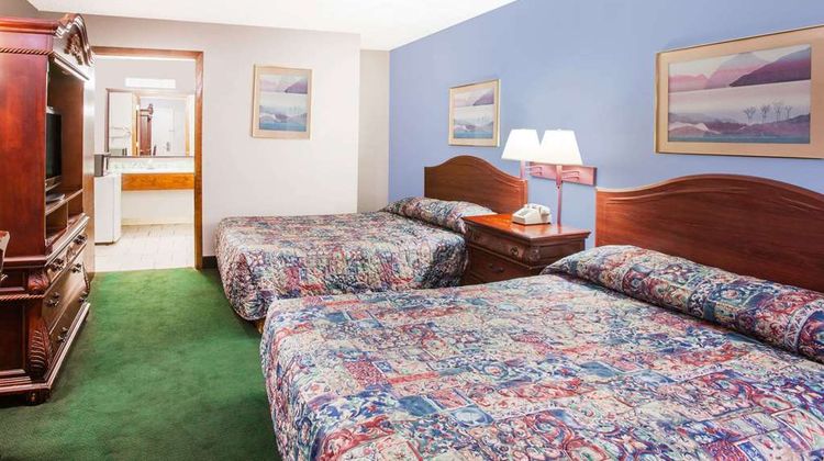 Super 8 Malvern Room