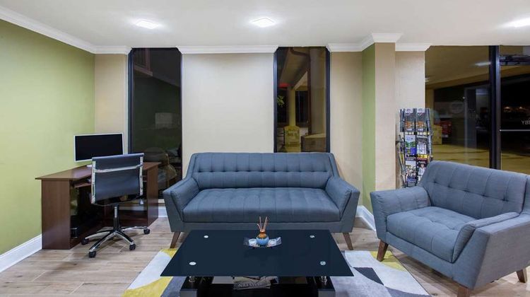 Super 8 Malvern Lobby