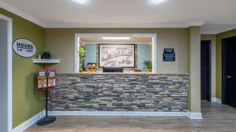 Super 8 Malvern Lobby