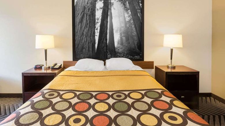<b>Super 8 by Wyndham Fortuna Room</b>. Images powered by <a href="https://iceportal.shijigroup.com/" title="IcePortal" target="_blank">IcePortal</a>.