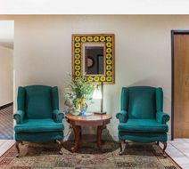 Super 8 Hot Springs Lobby
