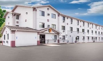 Super 8 Hot Springs