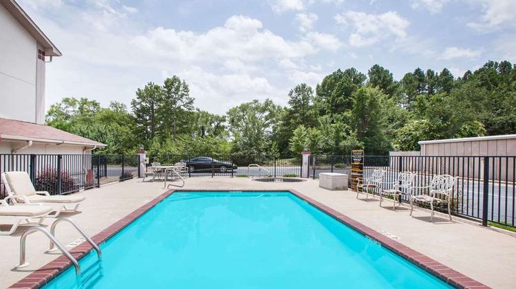 Super 8 Hot Springs Pool