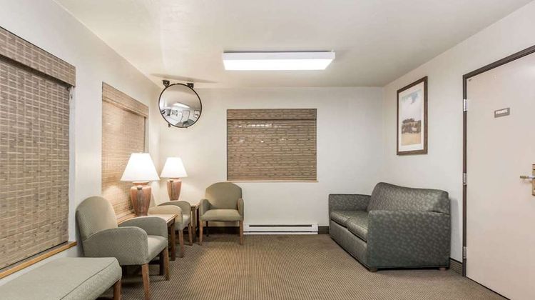 Super 8 Ketchikan Lobby