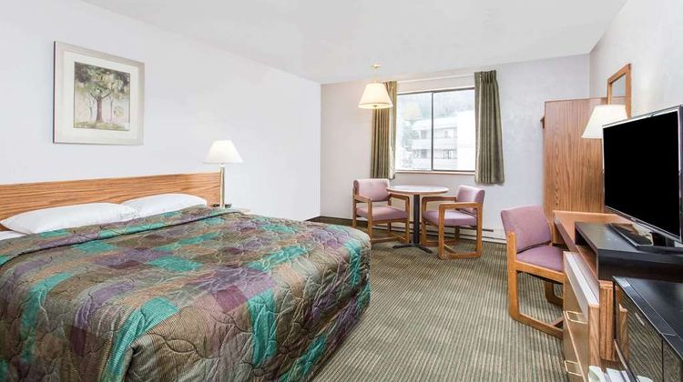 Super 8 Ketchikan Room