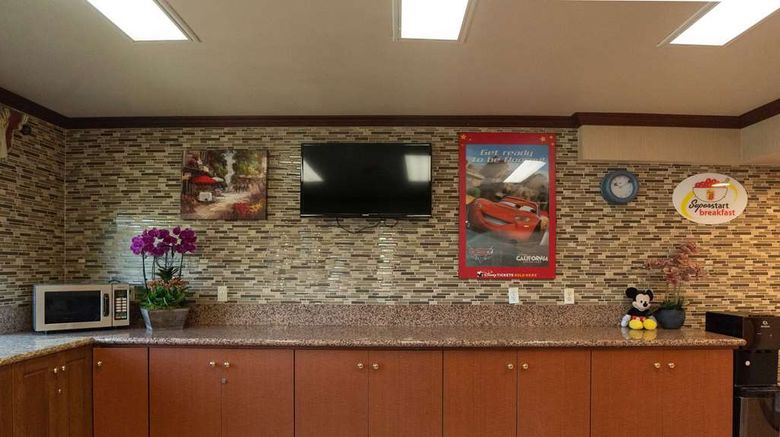 <b>Super 8 Anaheim/Disneyland Drive Restaurant</b>. Images powered by <a href="https://iceportal.shijigroup.com/" title="IcePortal" target="_blank">IcePortal</a>.
