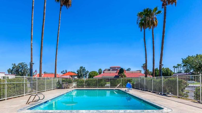 <b>Super 8 Bakersfield/Central Pool</b>. Images powered by <a href="https://iceportal.shijigroup.com/" title="IcePortal" target="_blank">IcePortal</a>.