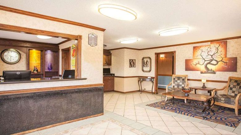 <b>Super 8 Van Buren/Ft Smith Area Lobby</b>. Images powered by <a href="https://iceportal.shijigroup.com/" title="IcePortal" target="_blank">IcePortal</a>.