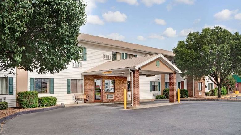 Super 8 West Memphis Exterior. Images powered by <a href="https://iceportal.shijigroup.com" target="_blank" rel="noopener">Ice Portal</a>.