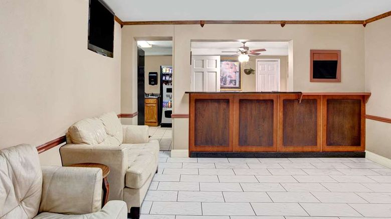<b>Super 8 West Memphis Lobby</b>. Images powered by <a href="https://iceportal.shijigroup.com/" title="IcePortal" target="_blank">IcePortal</a>.