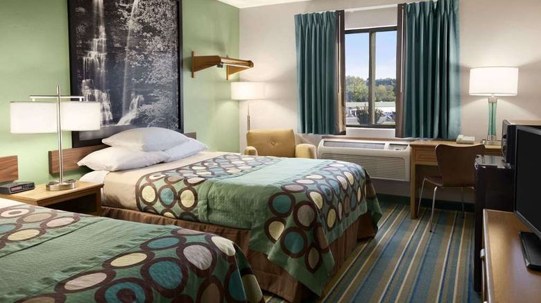 <b>Super 8 by Wyndham Batesville Room</b>. Images powered by <a href="https://iceportal.shijigroup.com/" title="IcePortal" target="_blank">IcePortal</a>.