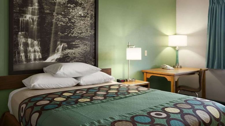 <b>Super 8 by Wyndham Batesville Room</b>. Images powered by <a href="https://iceportal.shijigroup.com/" title="IcePortal" target="_blank">IcePortal</a>.