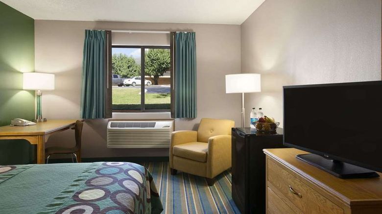 <b>Super 8 by Wyndham Batesville Room</b>. Images powered by <a href="https://iceportal.shijigroup.com/" title="IcePortal" target="_blank">IcePortal</a>.