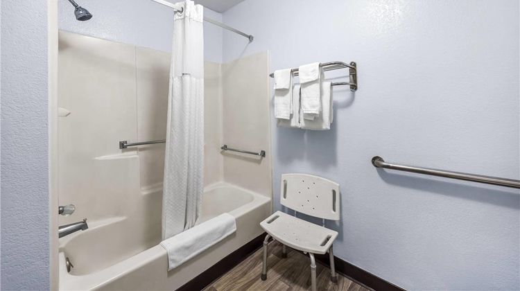 Super 8 Cos/Hwy. 24 E/PAFB Area Room