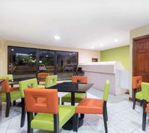 Super 8 Brunswick/St Simons Island Area Lobby