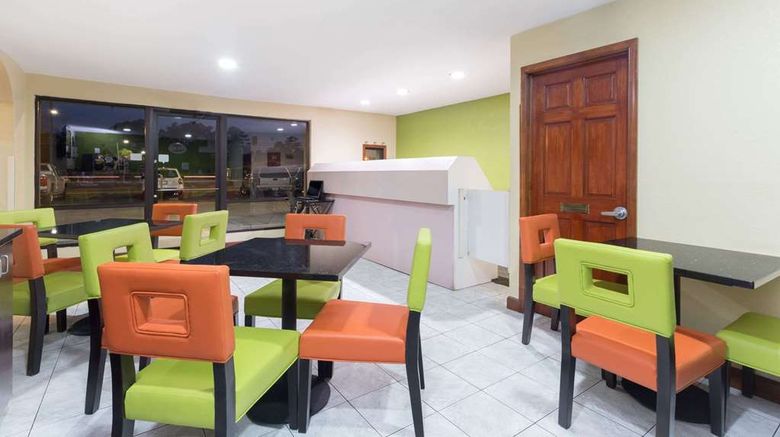 <b>Super 8 Brunswick/St Simons Island Area Lobby</b>. Images powered by <a href="https://iceportal.shijigroup.com/" title="IcePortal" target="_blank">IcePortal</a>.