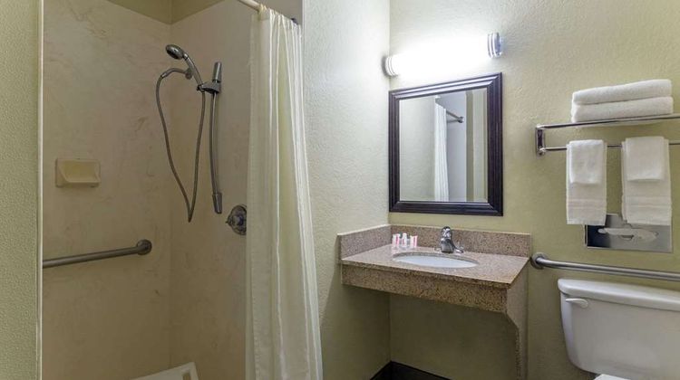 Super 8 Brunswick/St Simons Island Area Room