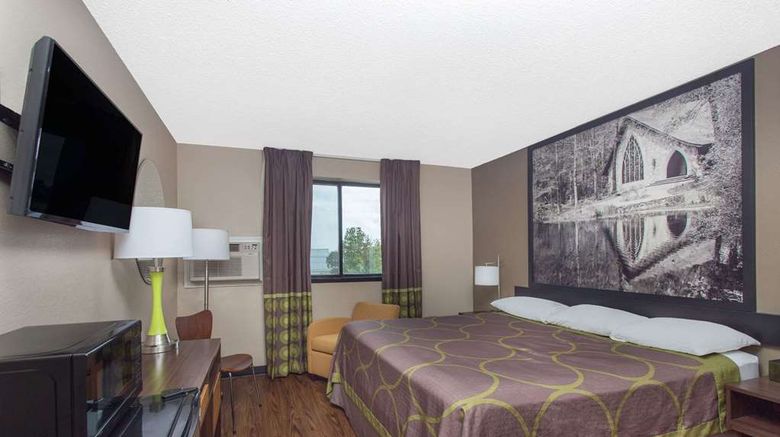 <b>Super 8 Columbus Airport Room</b>. Images powered by <a href="https://iceportal.shijigroup.com/" title="IcePortal" target="_blank">IcePortal</a>.