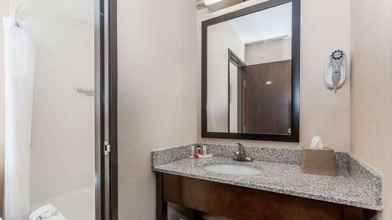 <b>Super 8 Longmont/Twin Peaks Room</b>. Images powered by <a href="https://iceportal.shijigroup.com/" title="IcePortal" target="_blank">IcePortal</a>.