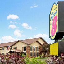 Super 8 Longmont/Twin Peaks