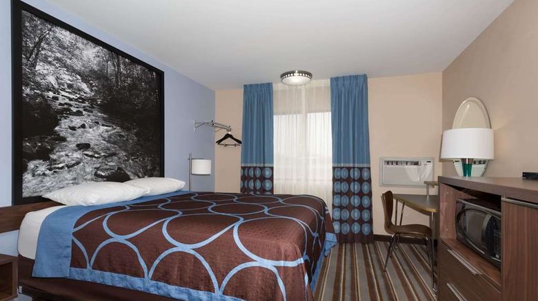 <b>Super 8 Longmont/Twin Peaks Room</b>. Images powered by <a href="https://iceportal.shijigroup.com/" title="IcePortal" target="_blank">IcePortal</a>.