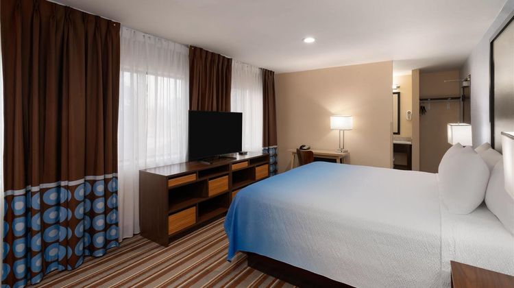 Super 8 Longmont/Twin Peaks Suite