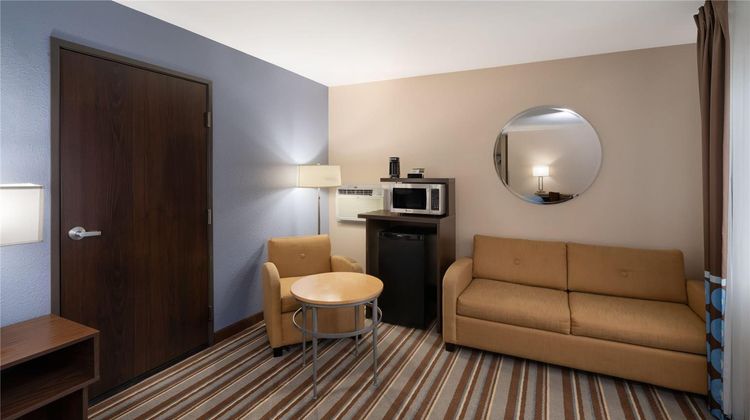 Super 8 Longmont/Twin Peaks Suite