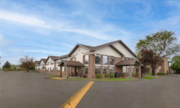 Super 8 Longmont/Twin Peaks