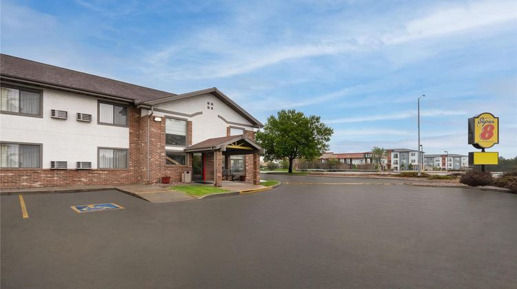 Super 8 Longmont/Twin Peaks Exterior