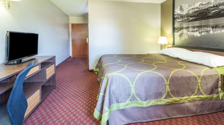 <b>Super 8 Longmont/Del Camino Room</b>. Images powered by <a href="https://iceportal.shijigroup.com/" title="IcePortal" target="_blank">IcePortal</a>.