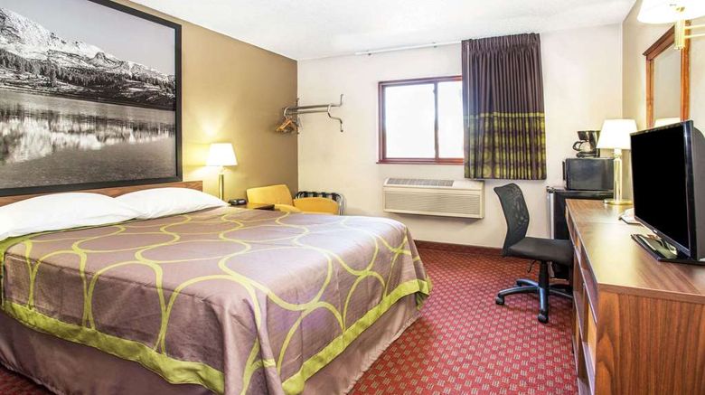 <b>Super 8 Longmont/Del Camino Room</b>. Images powered by <a href="https://iceportal.shijigroup.com/" title="IcePortal" target="_blank">IcePortal</a>.