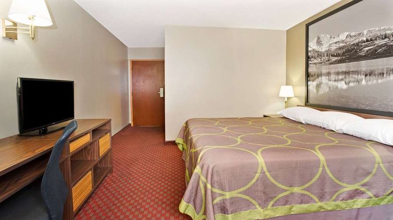 <b>Super 8 Longmont/Del Camino Room</b>. Images powered by <a href="https://iceportal.shijigroup.com/" title="IcePortal" target="_blank">IcePortal</a>.